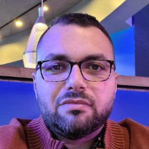 Meet your Posher, Mena